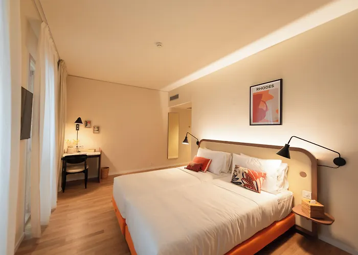 Hood Hotel