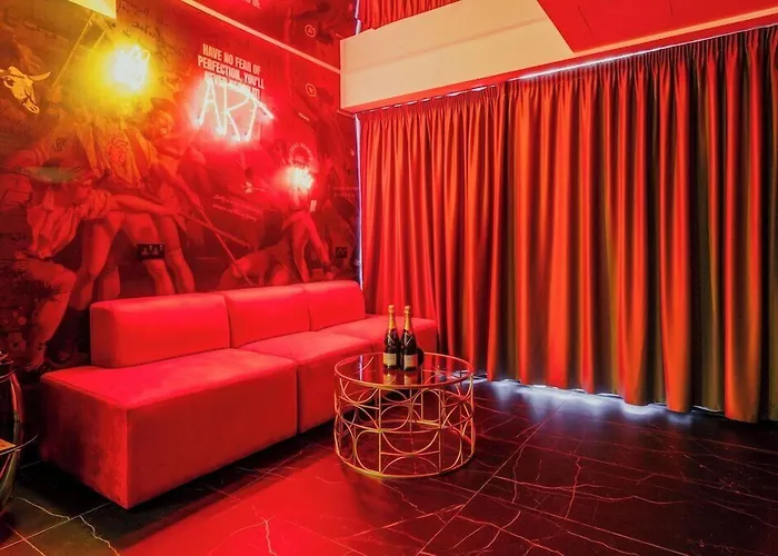 So City Hotel Adults Only