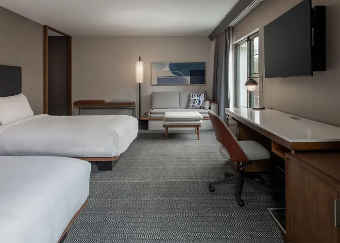 Courtyard By Marriott Olympia