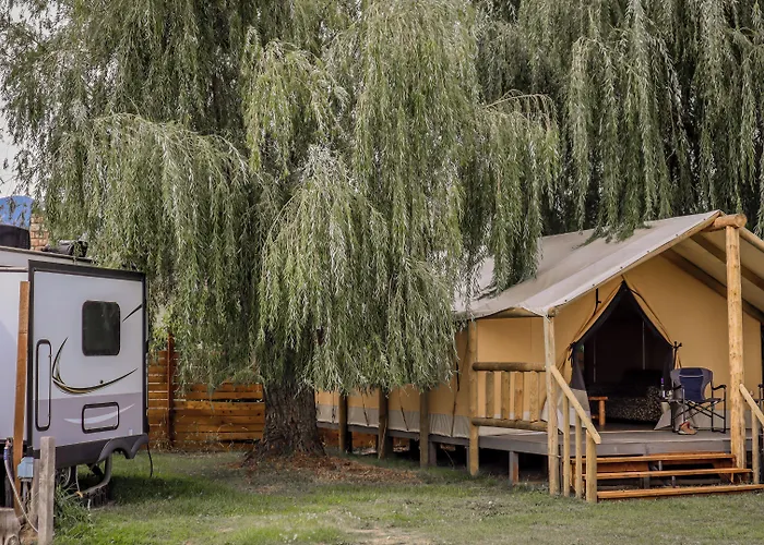Sacajawea Inn