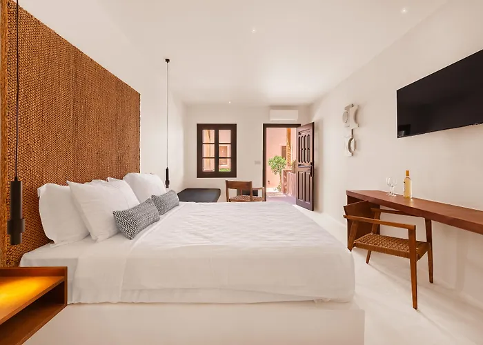 Akre Hotel - Designed For Adults