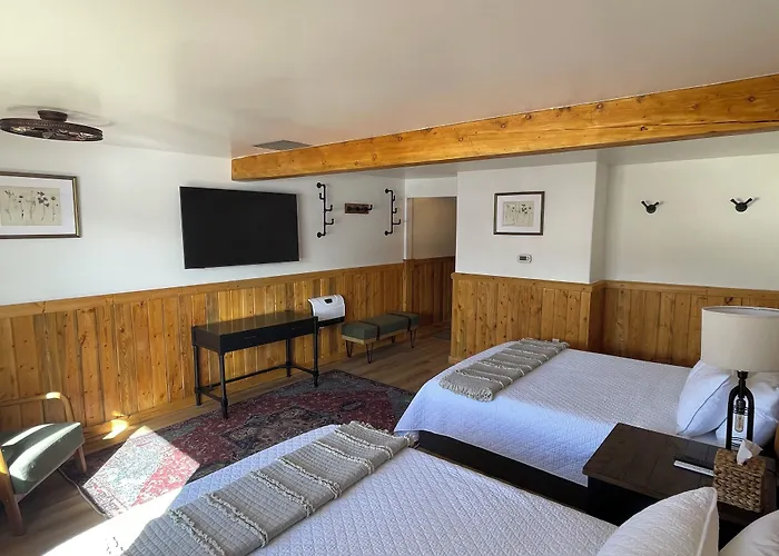 Lava Mountain Lodge