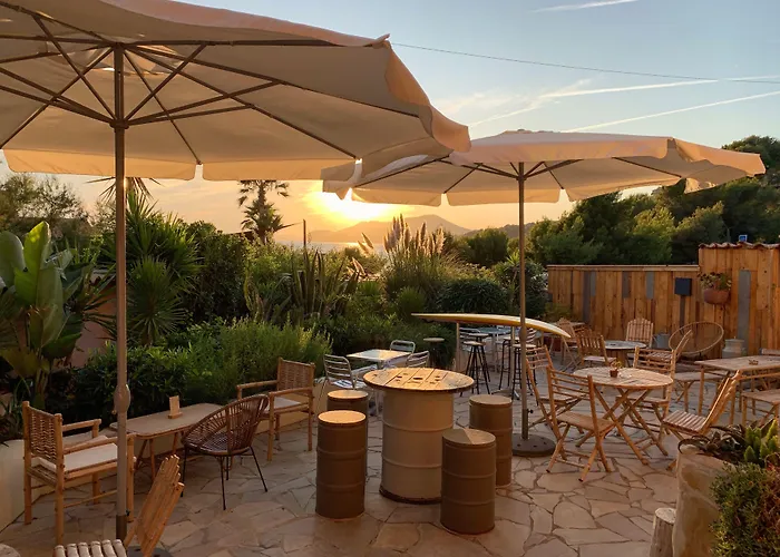 Hotel Almanarre Plage - Hotel Eco-Responsable Face A La Mer