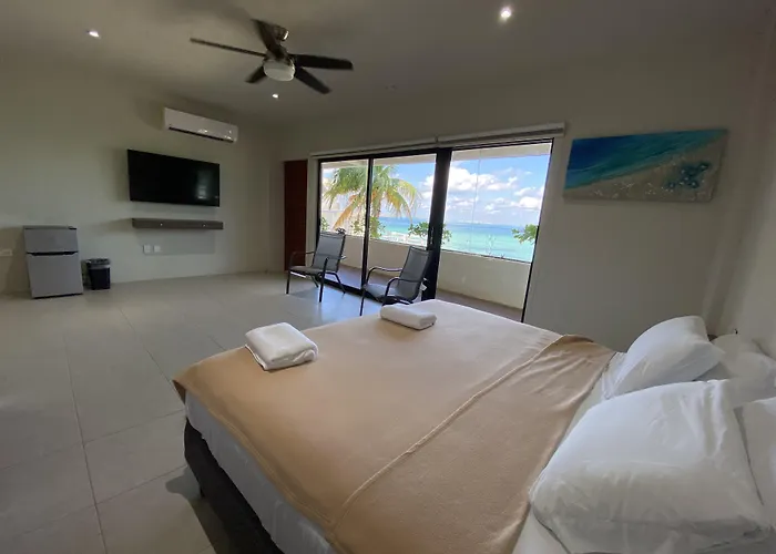 Cuxos Hotel Beachfront