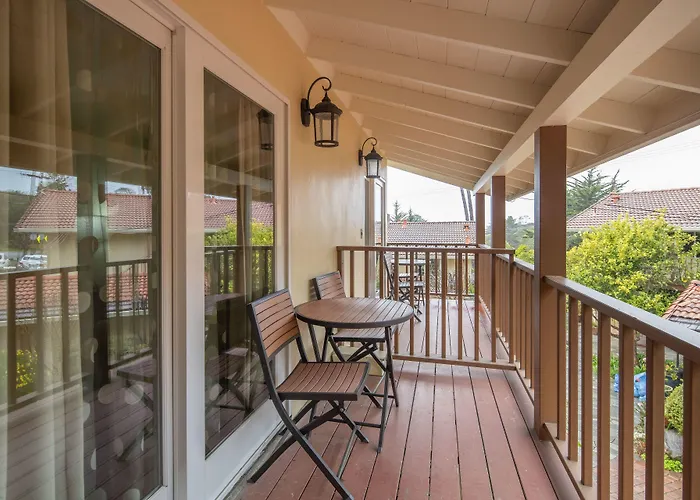 The Vendange Carmel Inn & Suites