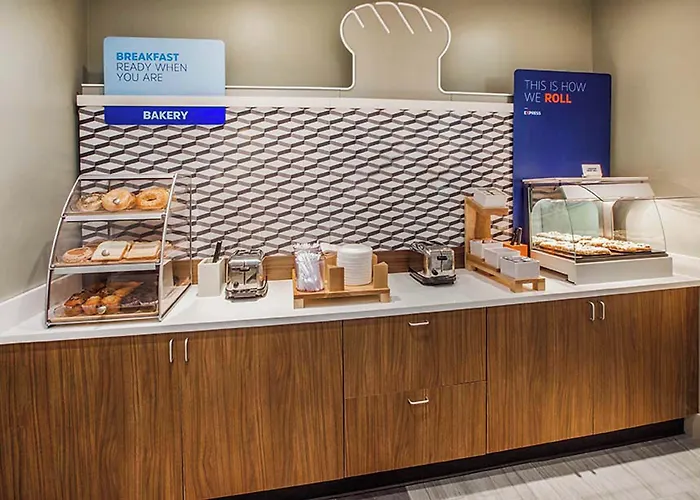 Holiday Inn Express & Suites Taylor By Ihg