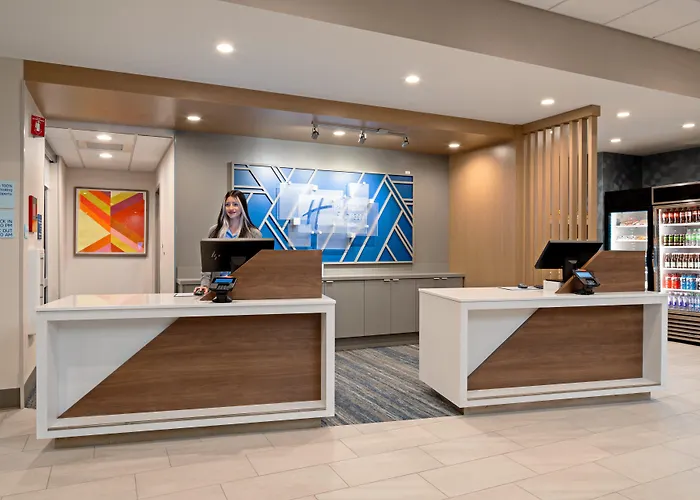 Holiday Inn Express & Suites - Hollister By Ihg