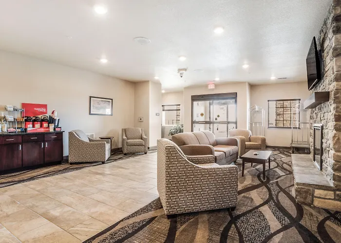 Cobblestone Hotel & Suites - Newport