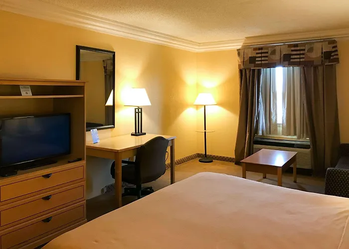 Super 8 By Wyndham Temple I-35