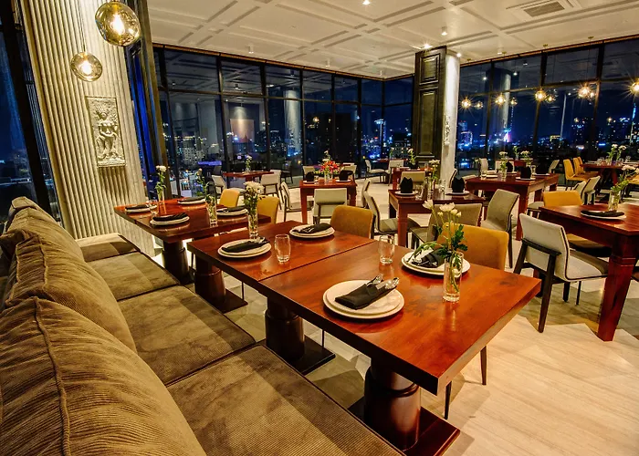 Glow Park Hotel Grand Royal Palace