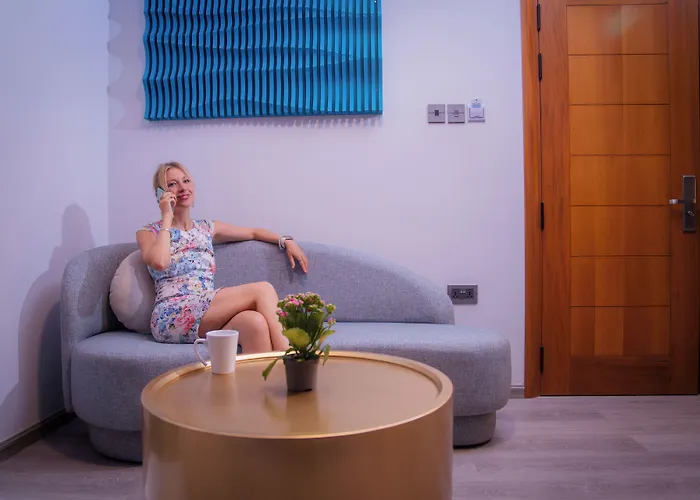 Umet Seaview Hotel With Free Airport Pick Up And Drop T&C Apply