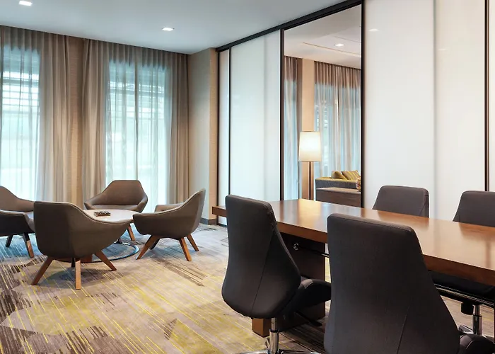 Courtyard By Marriott Winter Haven