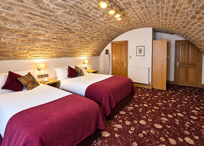 Edgerton Hotel - Ample Free Parking - 24 Hour Reception