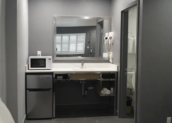 Travelodge By Wyndham Whittier