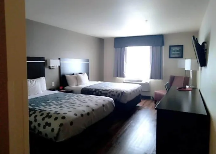 Econo Lodge Inn & Suites Springfield Main Street