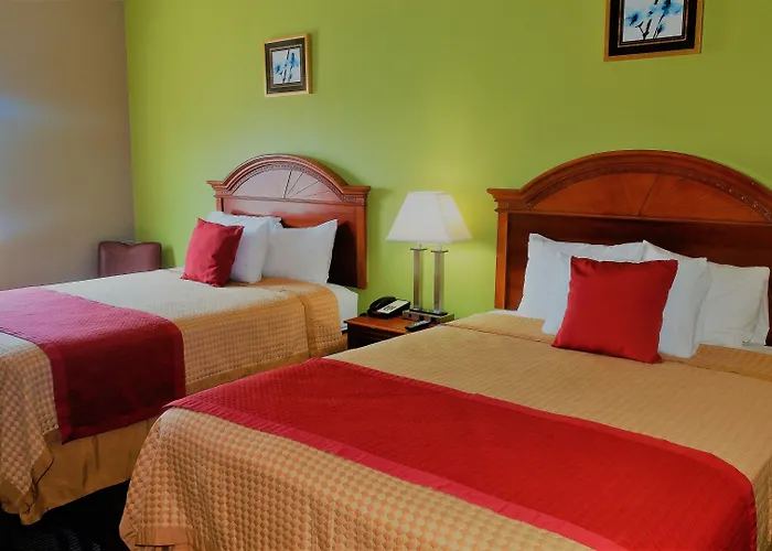 Oak Tree Inn & Suites
