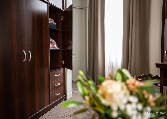 Elysee Hotel