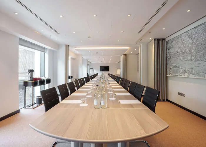 Leonardo Hotel London Aldgate - Formerly Hotel Saint