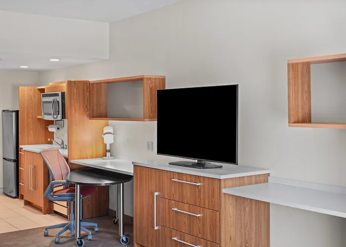 Home2 Suites By Hilton Milwaukee Airport