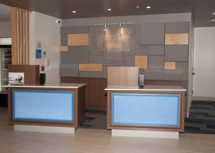 Holiday Inn Express Hotel & Suites Decatur