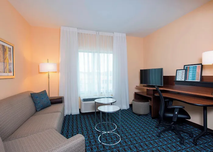 Fairfield Inn & Suites By Marriott Jackson Clinton