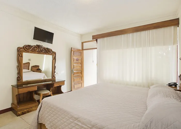 Hotel Boyeros