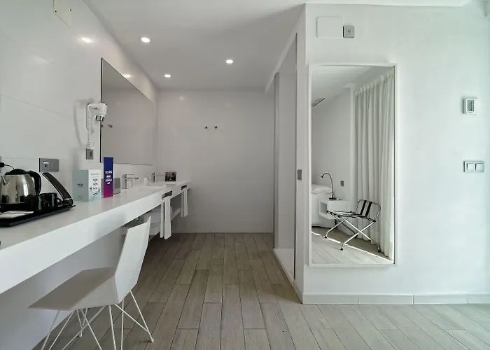 Seven Hotel & Wellness - Gay Men Only