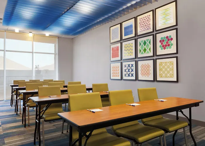 Holiday Inn Express&Suites Edinburg- Mcallen Area, an IHG Hotel