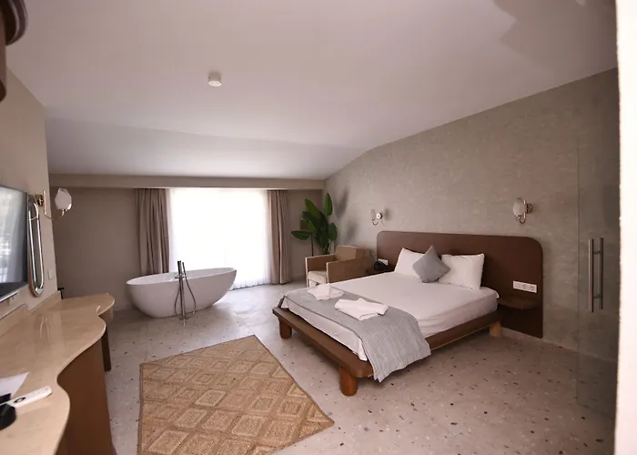 Montebello Deluxe Hotel