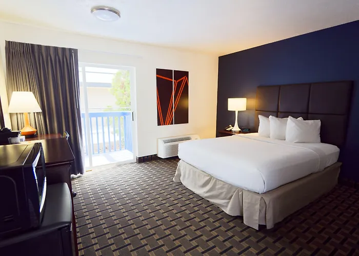 Silverstone Inn North Spokane
