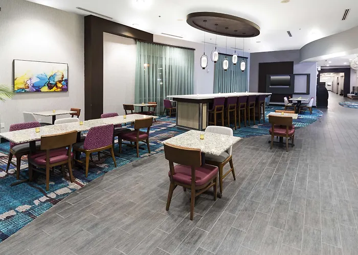 Hampton Inn & Suites - Raleigh Downtown