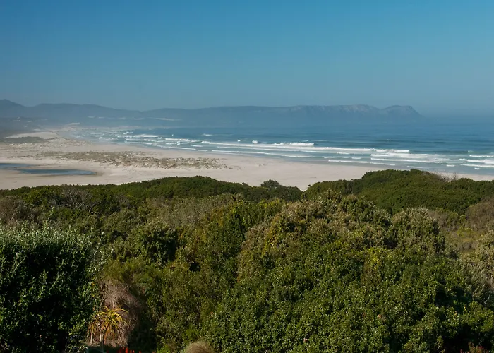 Mosselberg on Grotto Beach