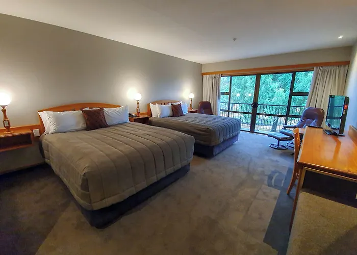 Mackenzie Country Hotel