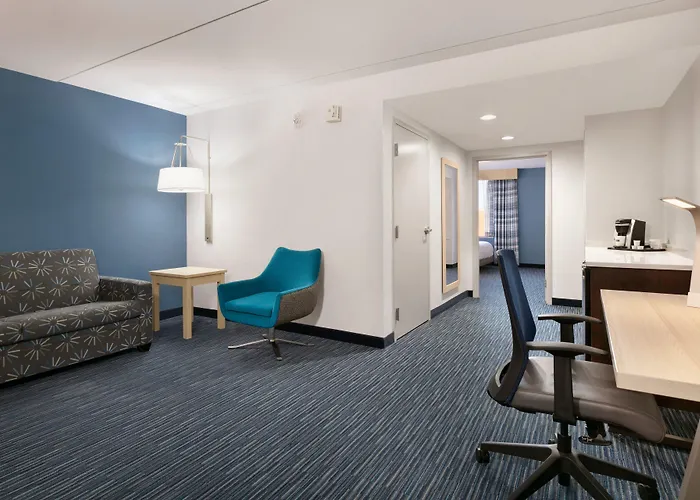 Holiday Inn Express Hotel & Suites Norfolk Airport By Ihg