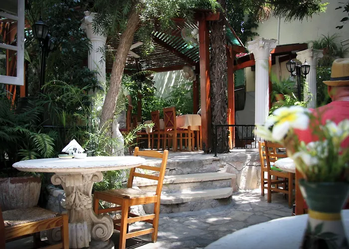 Kiniras Traditional Hotel & Restaurant