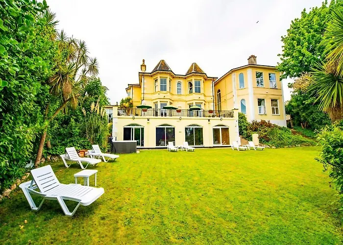 Crofton House Hotel