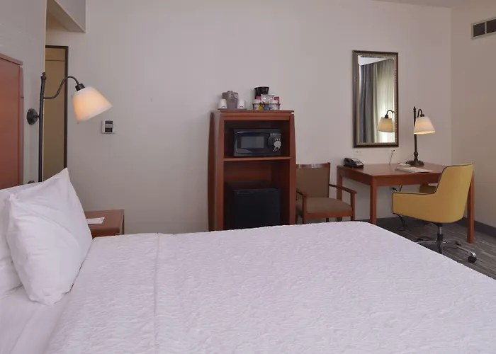 Hampton Inn And Suites Bakersfield North-Airport