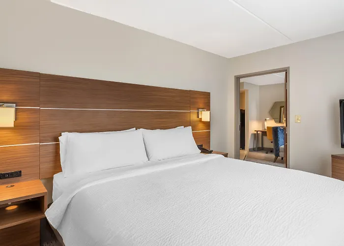 Holiday Inn Express And Suites - Petersburg - Fort Lee By Ihg