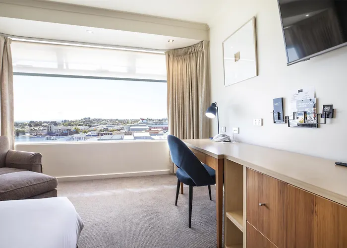 Nightelier Devonport Gateway Hotel
