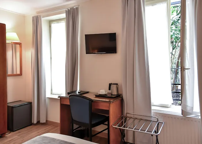 Hotel Des Deux Avenues Paris
