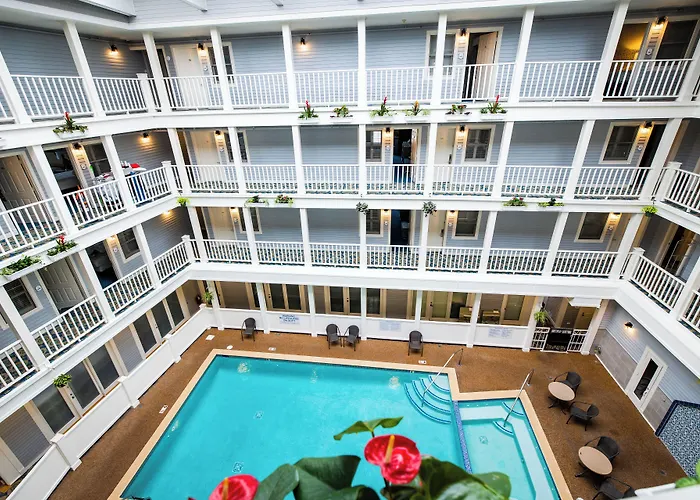 Lake View Hotel