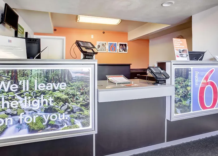 Motel 6-Medford, Or
