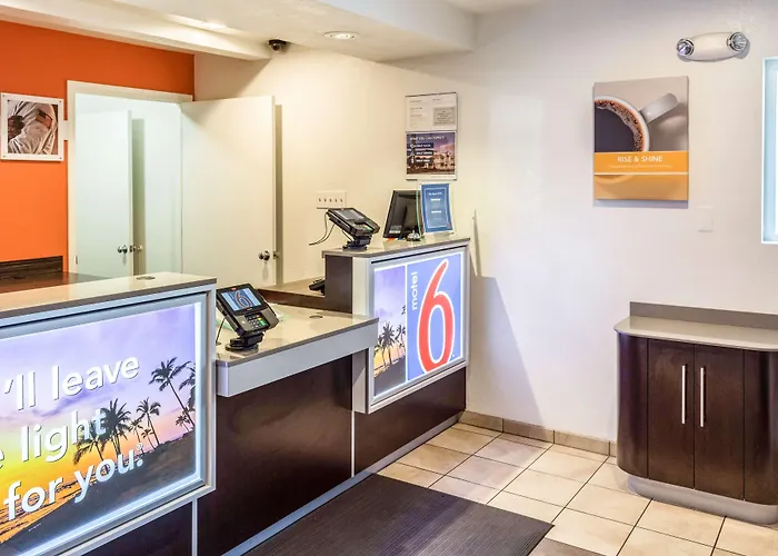 Motel 6-Bakersfield, CA - East