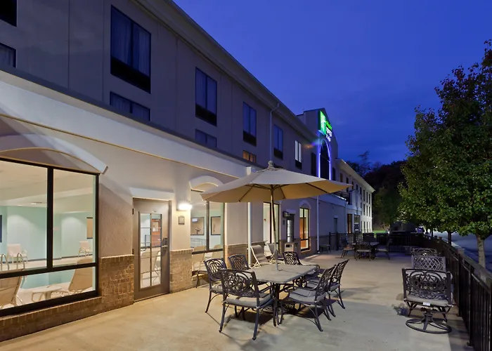 Holiday Inn Express And Suites Winchester By Ihg