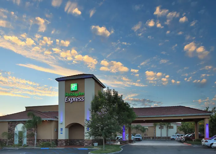 Holiday Inn Express Oakdale By Ihg