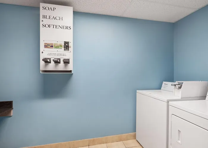 Days Inn By Wyndham Phenix City Near Fort Benning