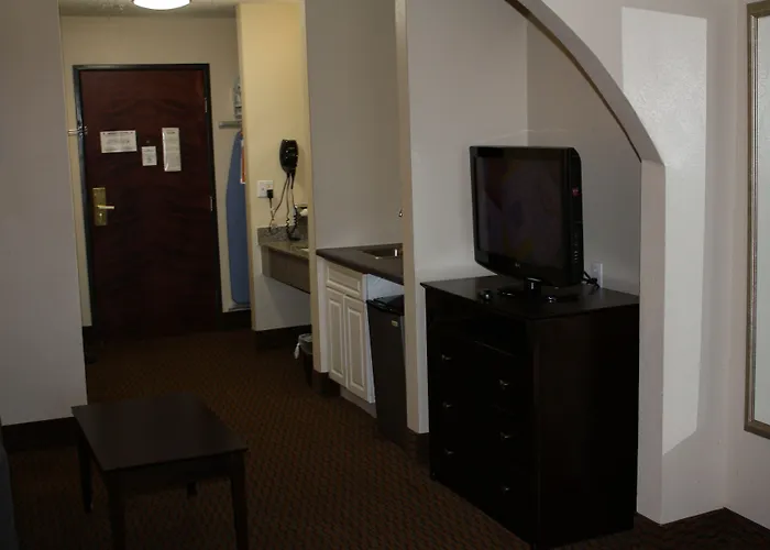 Quality Inn & Suites Wichita Falls I-44