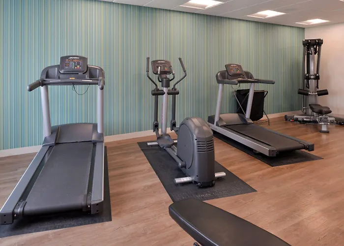 Holiday Inn Express & Suites - Omaha - 120Th And Maple By Ihg