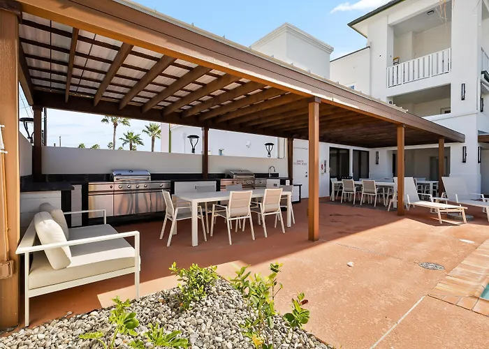 Howard Johnson Express Inn - South Padre Island Resort