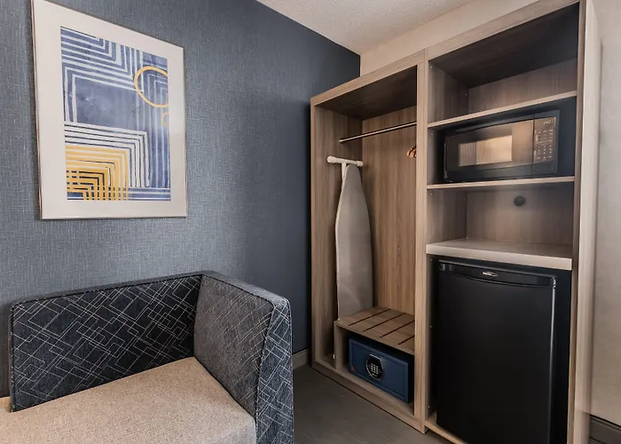 Holiday Inn Express Toronto-North York By Ihg